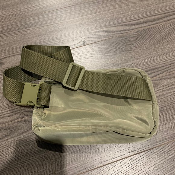 BELT BAG- OLIVE - Picture 4 of 4